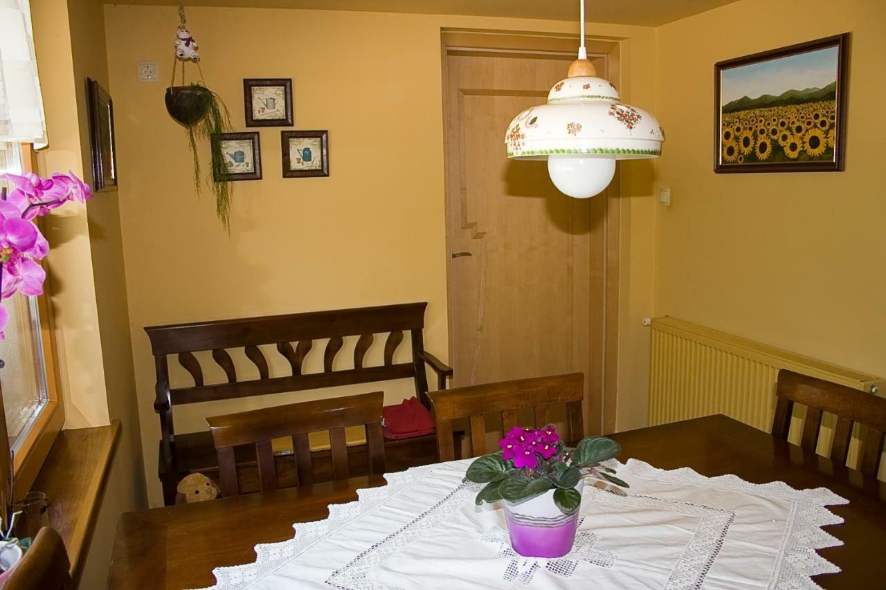 Apartma Obrh Шмарєске-Топлице Екстер'єр фото
